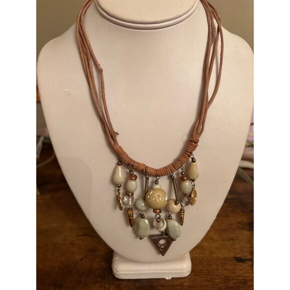 Boho Babe Chunky Bead Tassel Necklace Suede Cord & Tribal Vibe Gold Tone Pendant - Picture 12 of 14